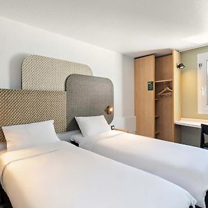 Zimmer mit zwei Einzelbetten